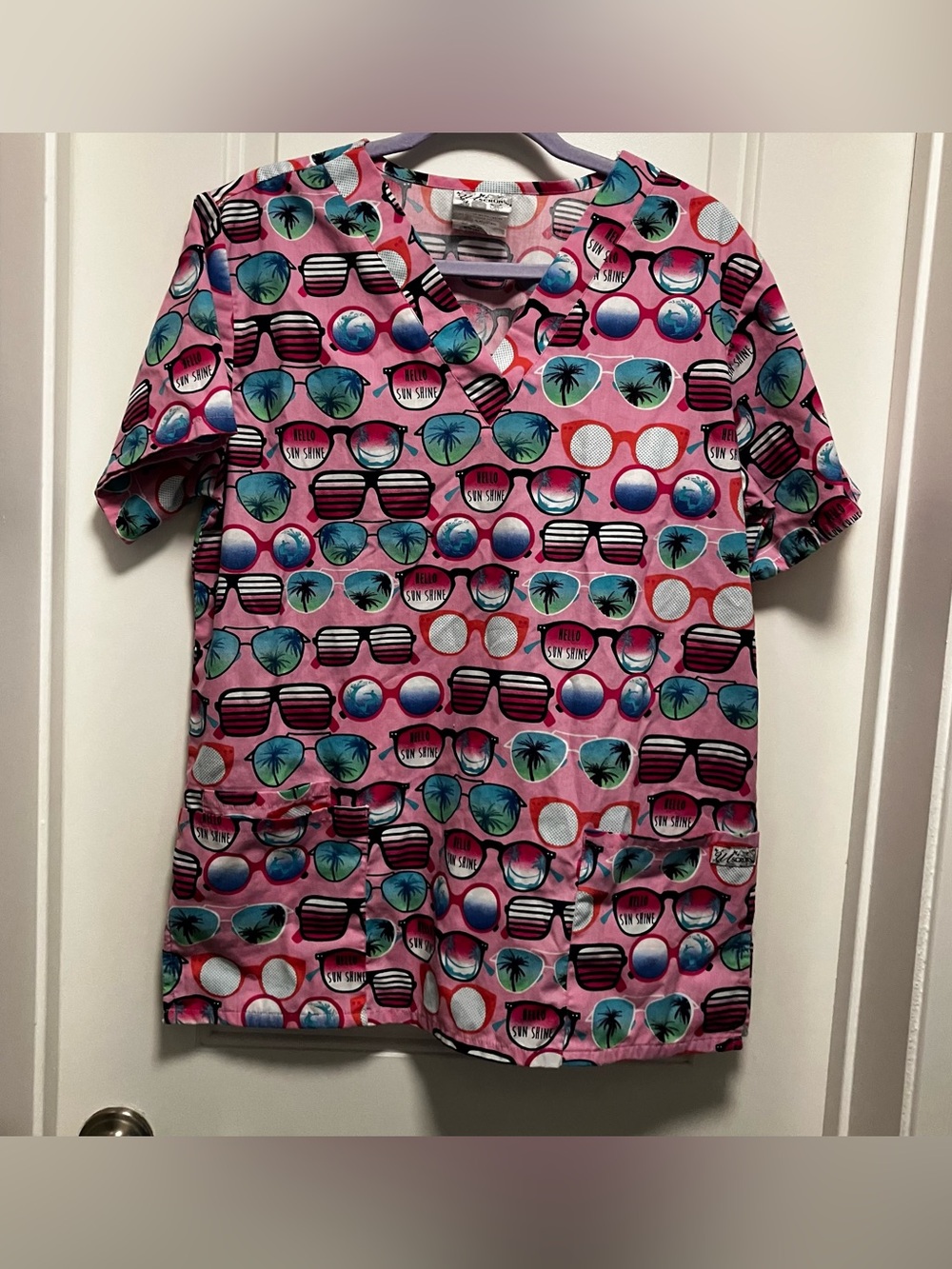 UA Scrubs Hello Sunshine Pink Sunglasses Medical Scrub Top V-Neck Size Medium